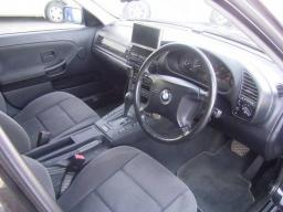 BMW 320i  picture