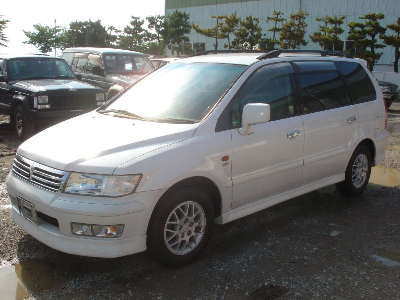 Mitsubishi Chariot Grandis