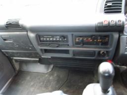 Isuzu ELF 2t picture