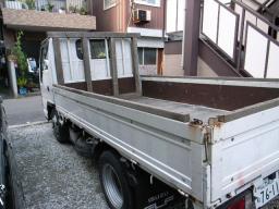 Isuzu ELF 2t picture