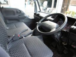 Isuzu ELF 2t picture