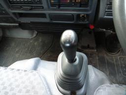 Isuzu ELF 2t picture