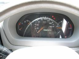 Isuzu ELF 2t picture