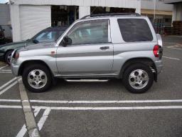 Mitsubishi Pajero IO 4WD picture