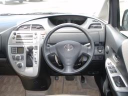 Toyota RACTIS X L-PK picture