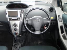 Toyota Vitz 1.0F picture