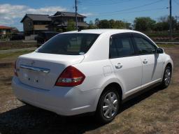 Nissan TIIDA LATIO 15S picture
