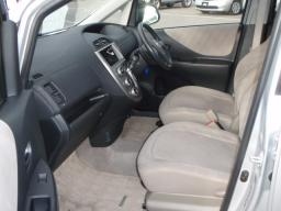 Toyota RACTIS G picture