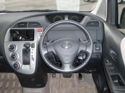 Toyota RACTIS G picture