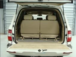 Toyota Land Cruiser V8 picture