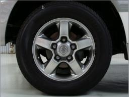 Toyota Land Cruiser V8 picture