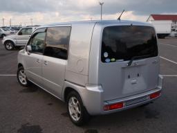 Honda MOBILIO SPIKE A picture