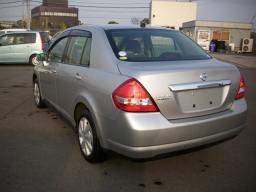 Nissan TIIDA LATIO 15B picture