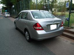Nissan TIIDA LATIO 15B picture