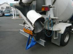 Isuzu forward Concrete Mixer Truck picture