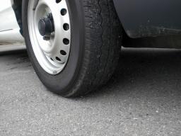 Nissan AD Van DX picture