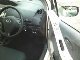 Toyota Vitz F picture