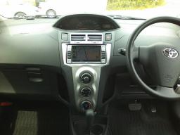 Toyota Vitz F picture