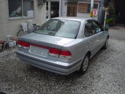 Nissan Sunny EX saloon picture