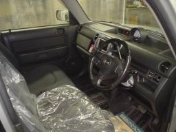 Toyota bB Z X VERSION picture