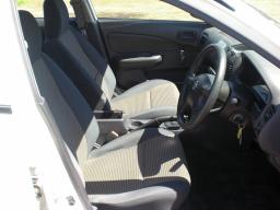 Nissan AD Van DX picture