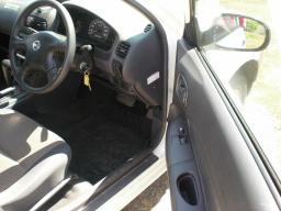 Nissan AD Van DX picture