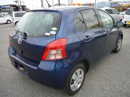 Toyota Vitz 1.0F picture