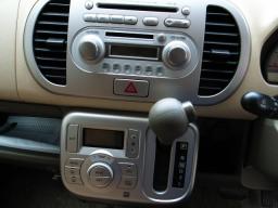 Nissan MOCO E picture