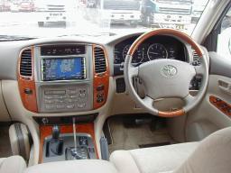 Toyota Landcruiser VX Limited G Selection picture