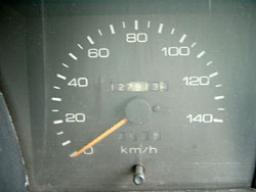 Isuzu Elf MANLIFTS picture