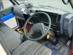 Isuzu Elf MANLIFTS picture