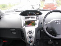 Toyota Vitz F picture