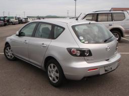 Mazda Axela Sports 15F picture