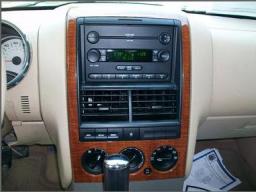 Ford Explorer Eddie Bauer picture