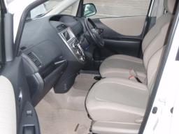 Toyota RACTIS X picture