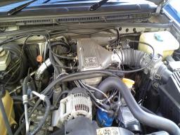 Land Rover Discovery V8i picture