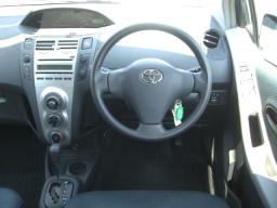 Toyota Vitz 1.0F picture