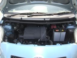 Toyota Vitz 1.0F picture