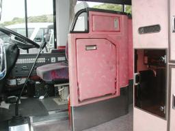 Isuzu 9m bus 26 passengers type picture