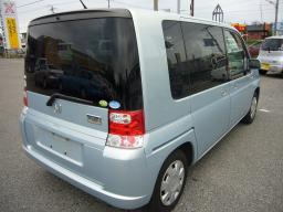 Honda MOBILIO A picture