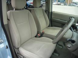 Honda MOBILIO A picture