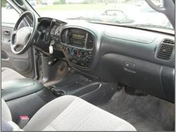 Toyota Tundra SR5 V8 picture