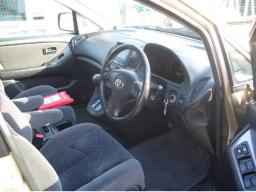 Toyota Harrier IR Version picture