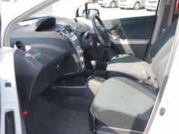 Toyota Vitz F picture