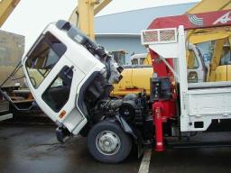 Nissan UD Condor Truck with Unic Cargo Crane picture