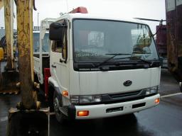 Nissan UD Condor Truck with Unic Cargo Crane picture
