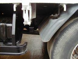 Nissan UD Condor Truck with Unic Cargo Crane picture