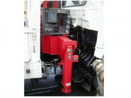 Nissan UD Condor Truck with Unic Cargo Crane picture