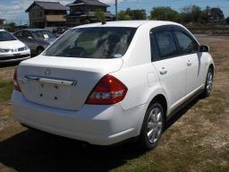 Nissan TIIDA LATIO 15S picture