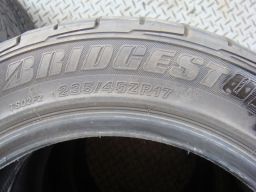 Picture 2 of Bridgestone tire